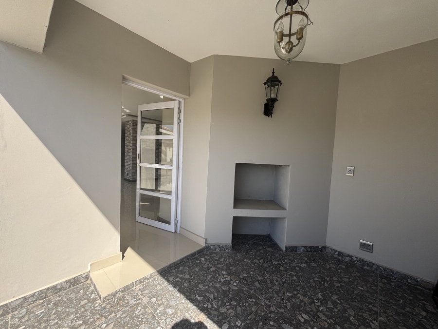 To Let 3 Bedroom Property for Rent in Flamingo Vlei Western Cape